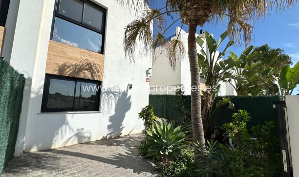 Herverkoop - Villa -
LOS ALCÁZARES - Serena Golf