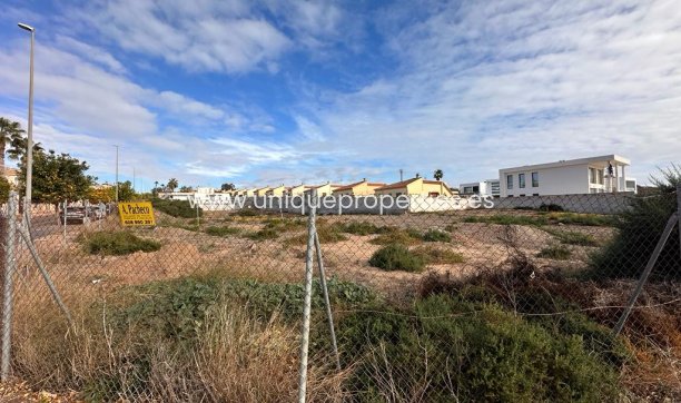 Resale - Land -
La Marina - San fulgencio