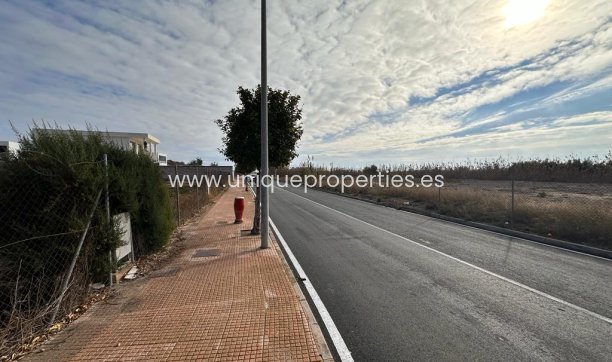 Resale - Land -
La Marina - San fulgencio