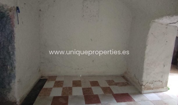 Resale - Cave House -
Huescar