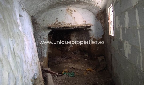 Resale - Cave House -
Huescar