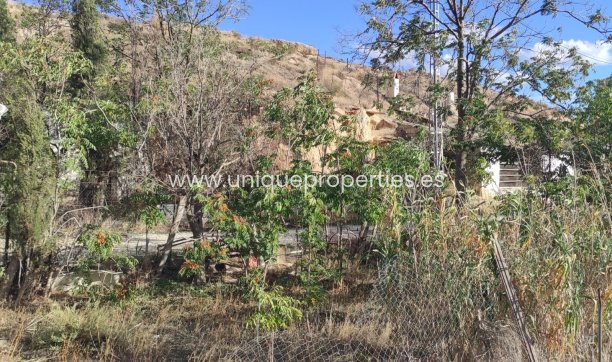 Resale - Cave House -
Huescar