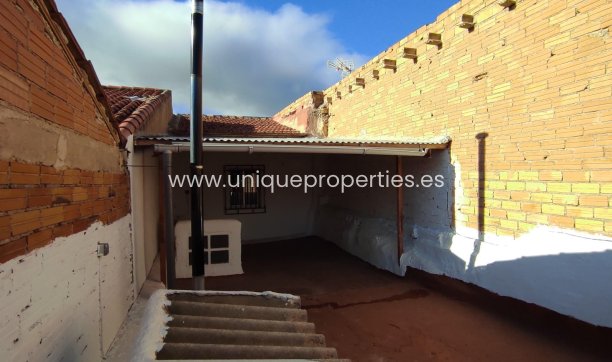 Herverkoop - Village House -
Lucar