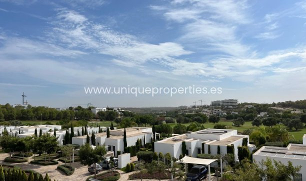 Resale - Villa -
Las Colinas - Las Colinas Golf Resort