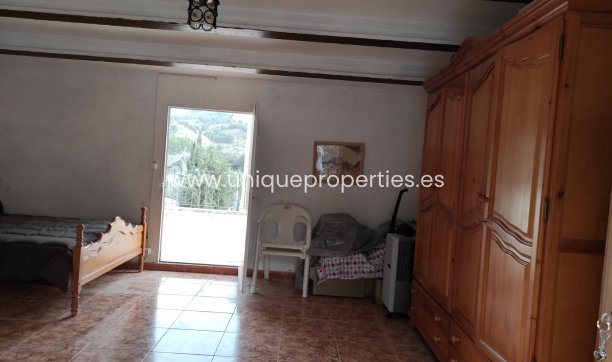 Resale - Cortijo -
Purchena