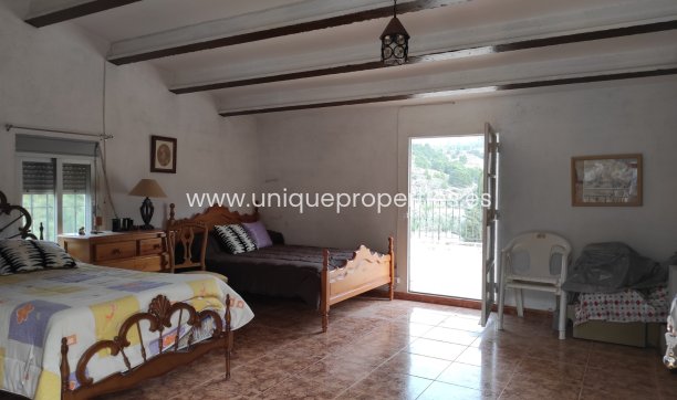 Resale - Cortijo -
Purchena