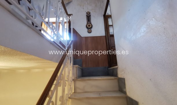 Resale - Village House -
Macael