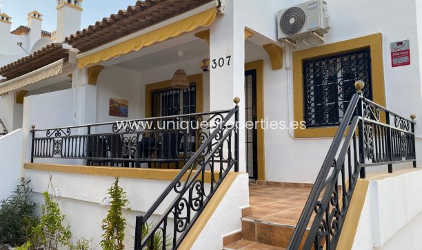 Revente - Semi-Detached -
Orihuela Costa - Villa Martin