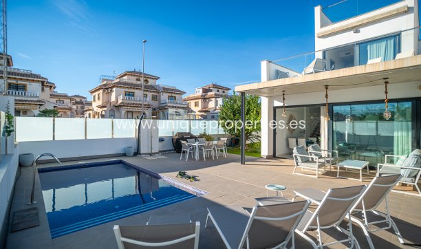 Resale - Villa -
Orihuela Costa - Lomas de Cabo Roig