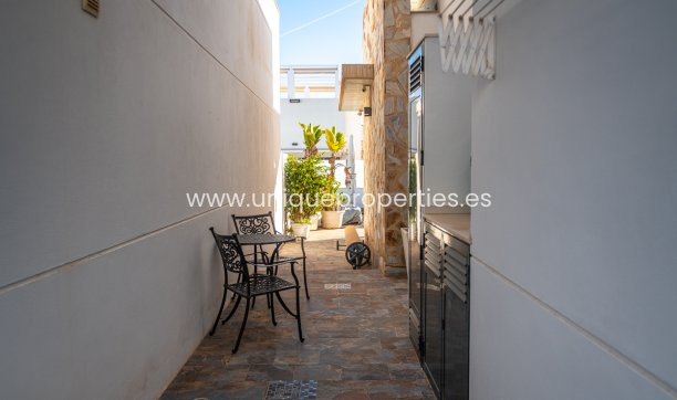 Resale - Villa -
Orihuela Costa - Lomas de Cabo Roig