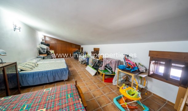 Resale - Cortijo -
Cantoria