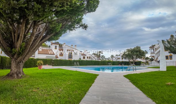 Revente - Semi-Detached -
Orihuela Costa - Villa Martin