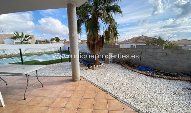 Resale - Villa -
Arboleas