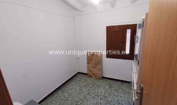 Resale - Village House -
Lijar