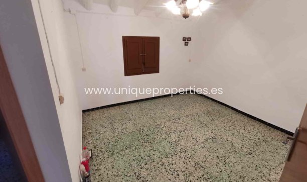 Resale - Village House -
Lijar