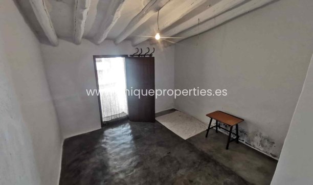 Resale - Village House -
Lijar