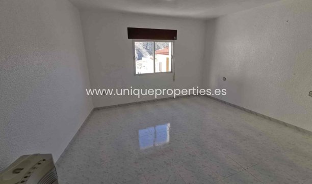 Resale - Village House -
Lijar