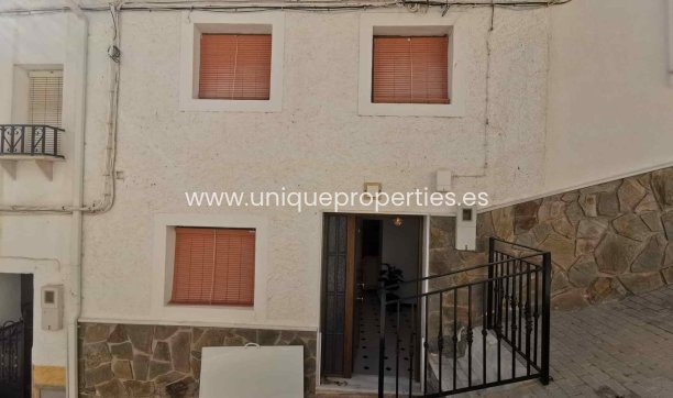 Resale - Village House -
Lijar