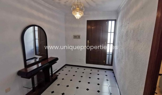 Resale - Village House -
Lijar