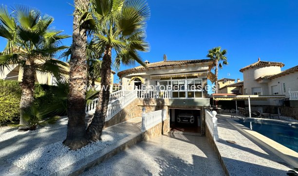 Resale - Villa -
Orihuela - Benferri