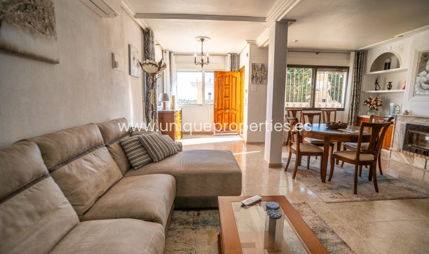 Resale - Villa -
San Miguel de Salinas - Blue Lagoon