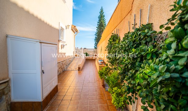 Resale - Villa -
San Miguel de Salinas - Blue Lagoon