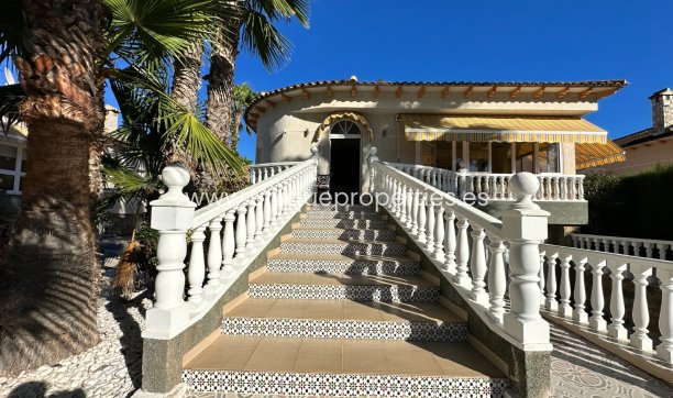 Resale - Villa -
Orihuela - Benferri