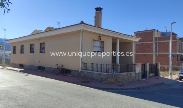 Reventa - Village House -
Tijola