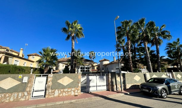 Resale - Villa -
Orihuela - Benferri