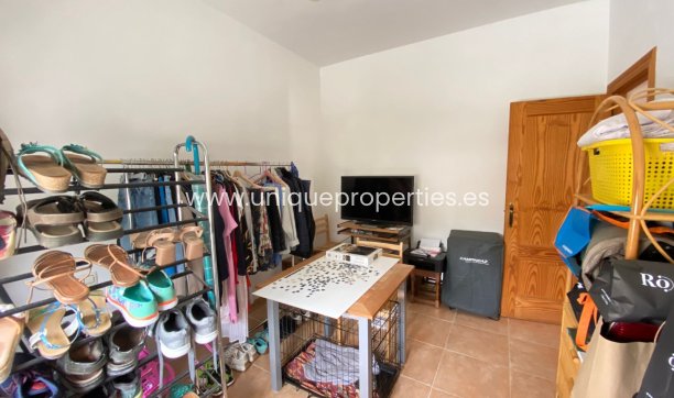 Resale - Villa -
Albanchez