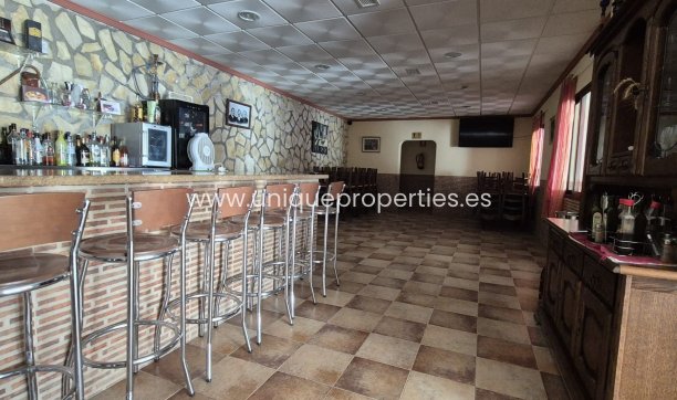 Herverkoop - Commercial Property -
Albox