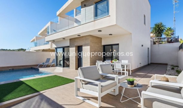 Herverkoop - Villa -
San Miguel de Salinas - Orihuela Costa