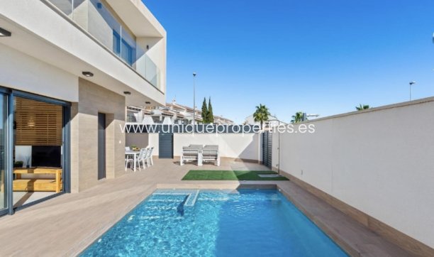 Herverkoop - Villa -
San Miguel de Salinas - Orihuela Costa