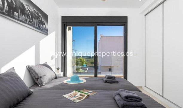 Herverkoop - Villa -
San Miguel de Salinas - Orihuela Costa