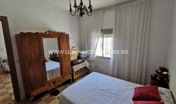 Reventa - Village House -
Cortes de Baza