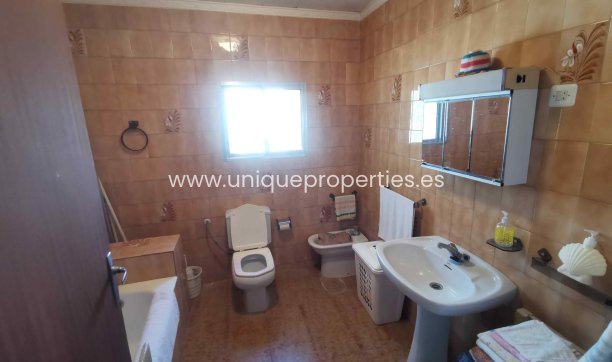 Reventa - Village House -
Cortes de Baza