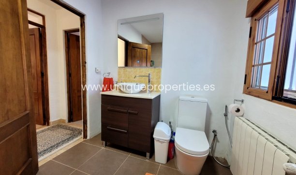 Resale - Villa -
Albox