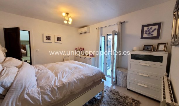 Resale - Villa -
Albox