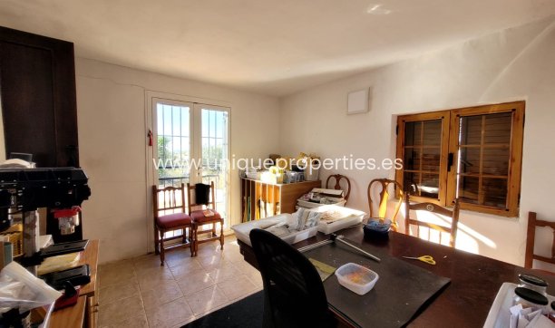 Resale - Villa -
Albox