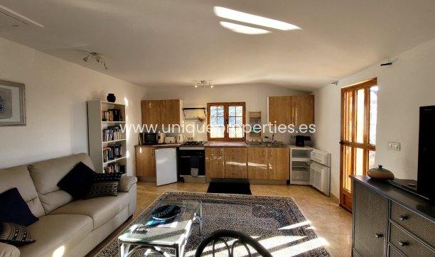 Resale - Villa -
Albox