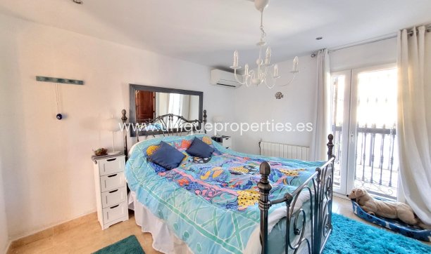 Resale - Villa -
Albox