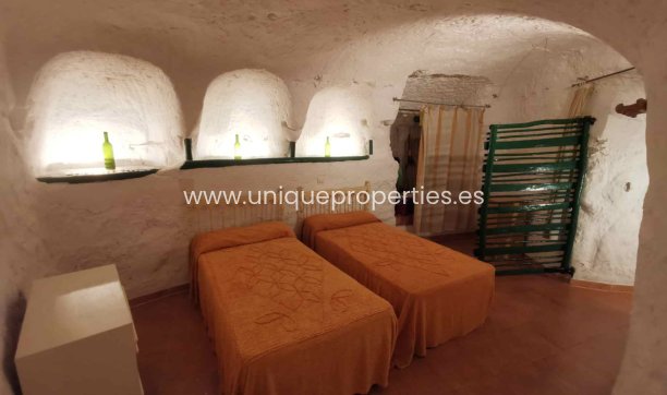 Revente - Cave House -
Cortes de Baza