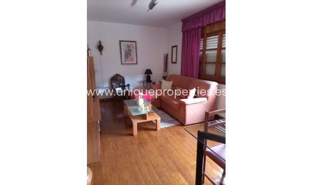 Resale - Commercial -
Lugo