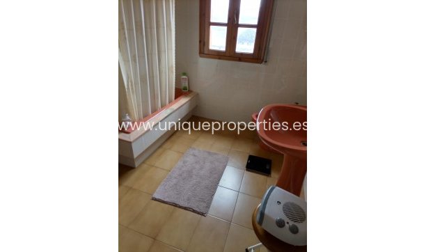 Resale - Commercial -
Lugo