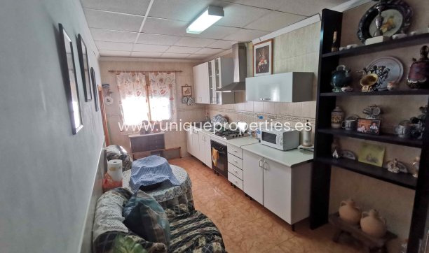 Resale - Cave House -
Cortes de Baza