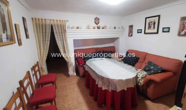 Resale - Cave House -
Cortes de Baza