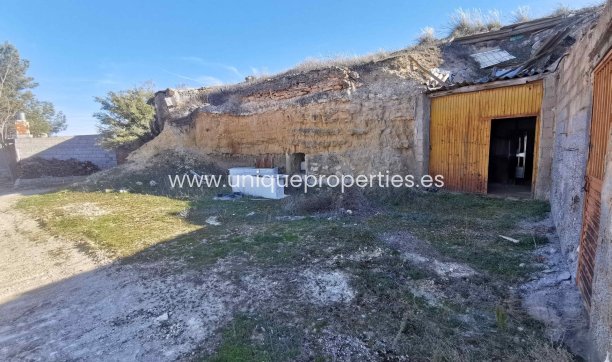 Resale - Cave House -
Cortes de Baza