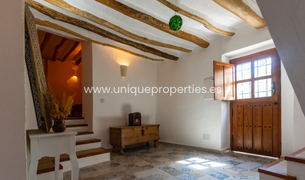 Revente - Village House -
Somontin