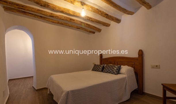 Revente - Village House -
Somontin