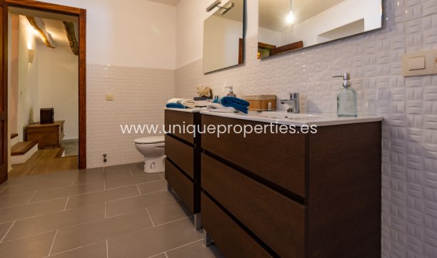 Revente - Village House -
Somontin